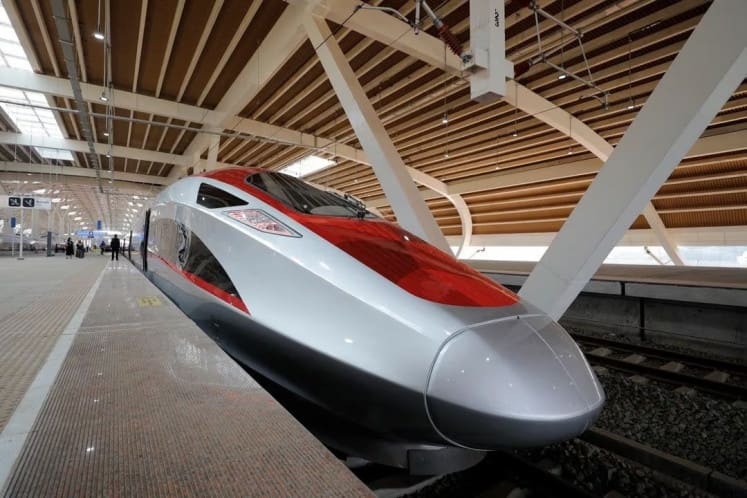 Indonesia Takes Control of Whoosh Railway Debt as B2B Model Collapses