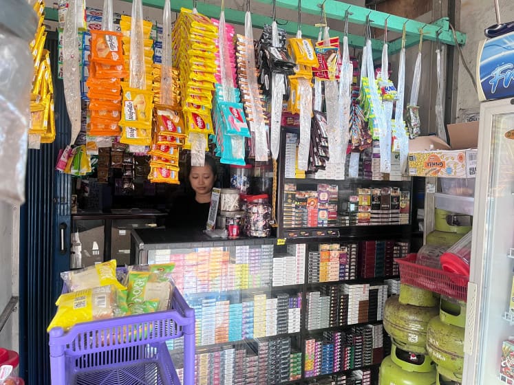 Indonesian Consumer Spending Defies Economic Volatility