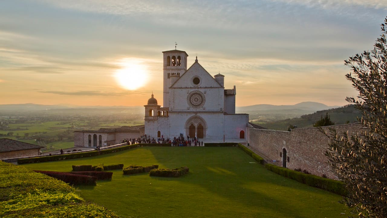 Italy Unveils 1,546-Kilometer Hiking Network Honoring Francis of Assisi