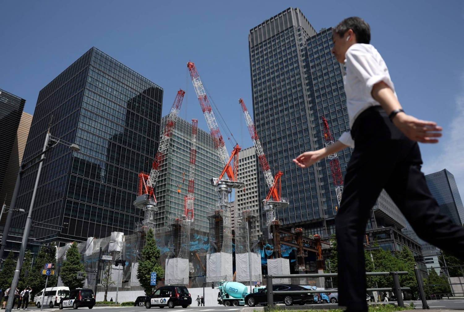 Japan's Second-Quarter Growth Falls Short as Corporate Spending Stalls