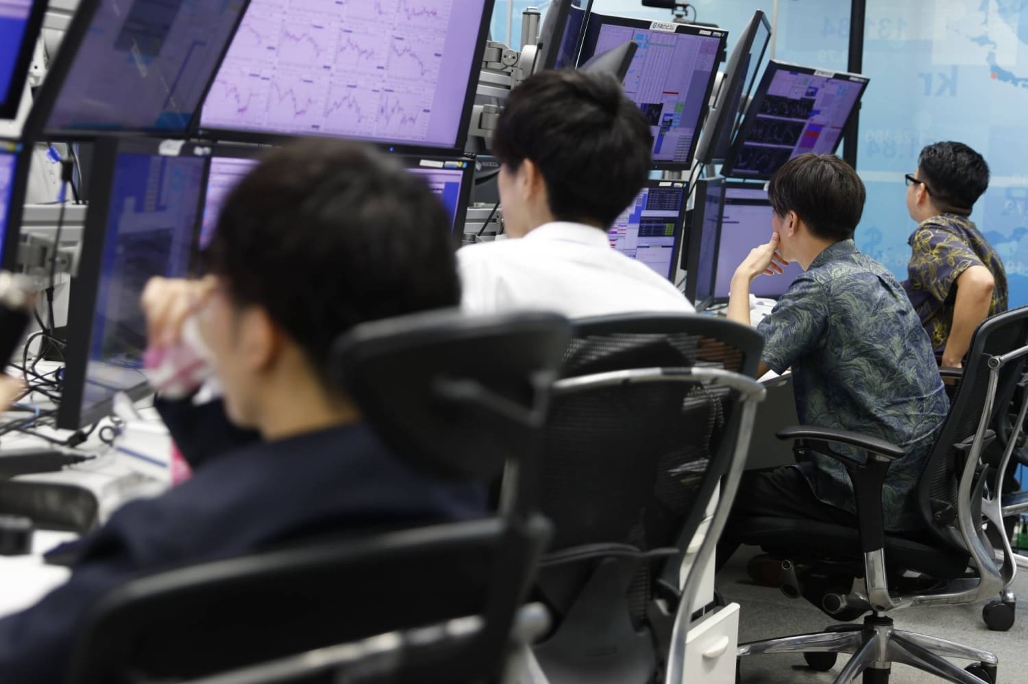 Japanese Investors Pour Money Into Foreign Assets After Yen Intervention