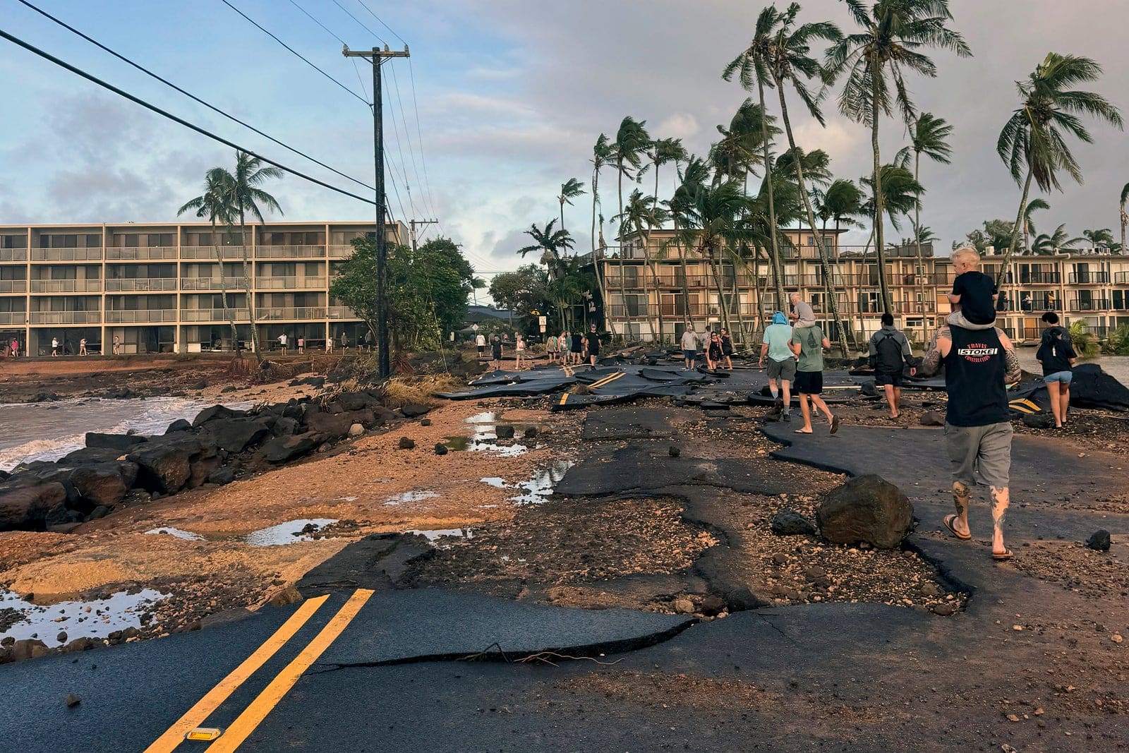 Kauai Asks Visitors to Postpone as Storm Recovery Takes Priority