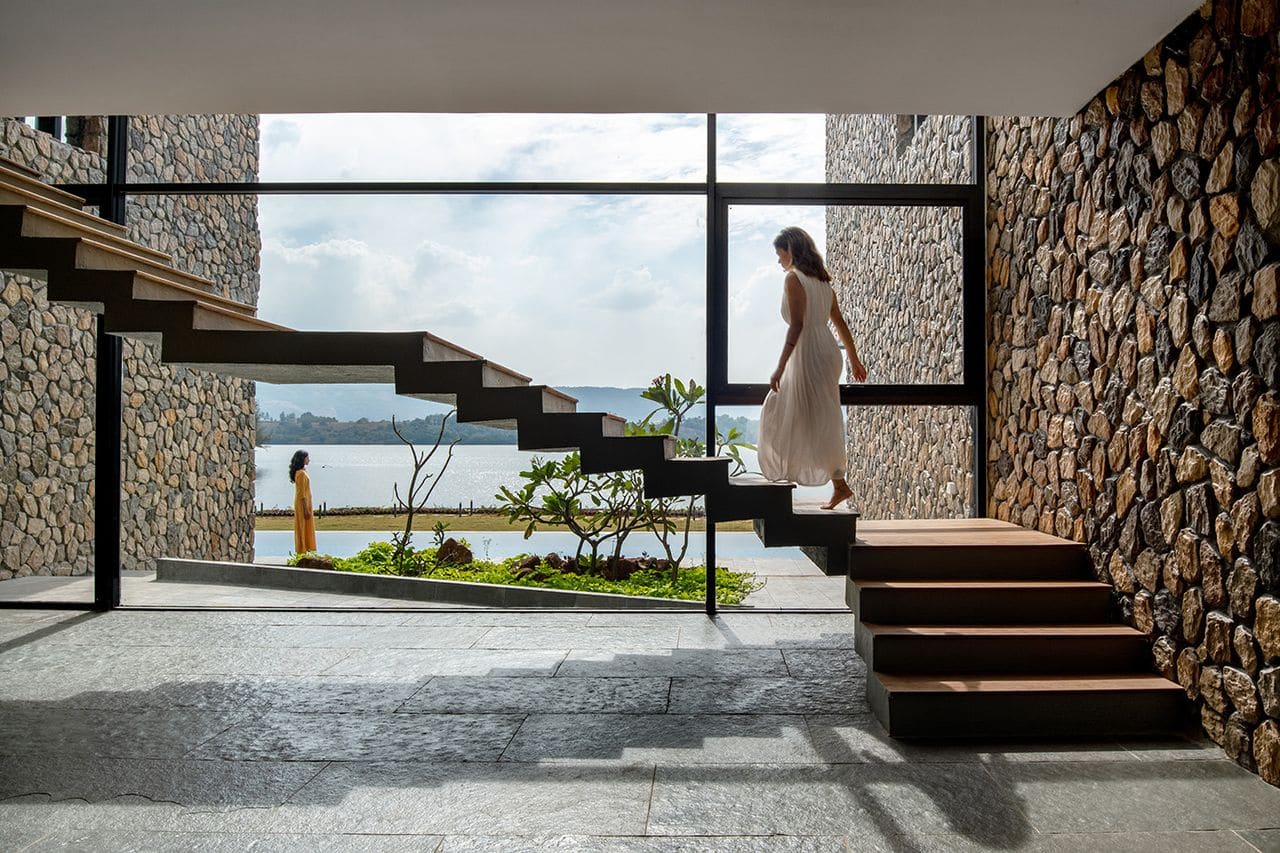 How Two Mumbai Graduates Built a Lakeside House That Frames Nature