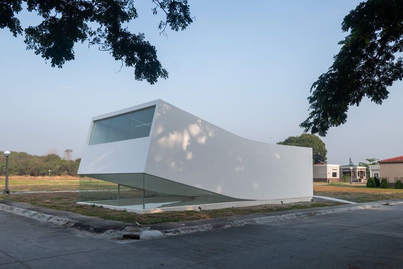 Looking Upward: A Mausoleum That Inverts the Language of Mourning