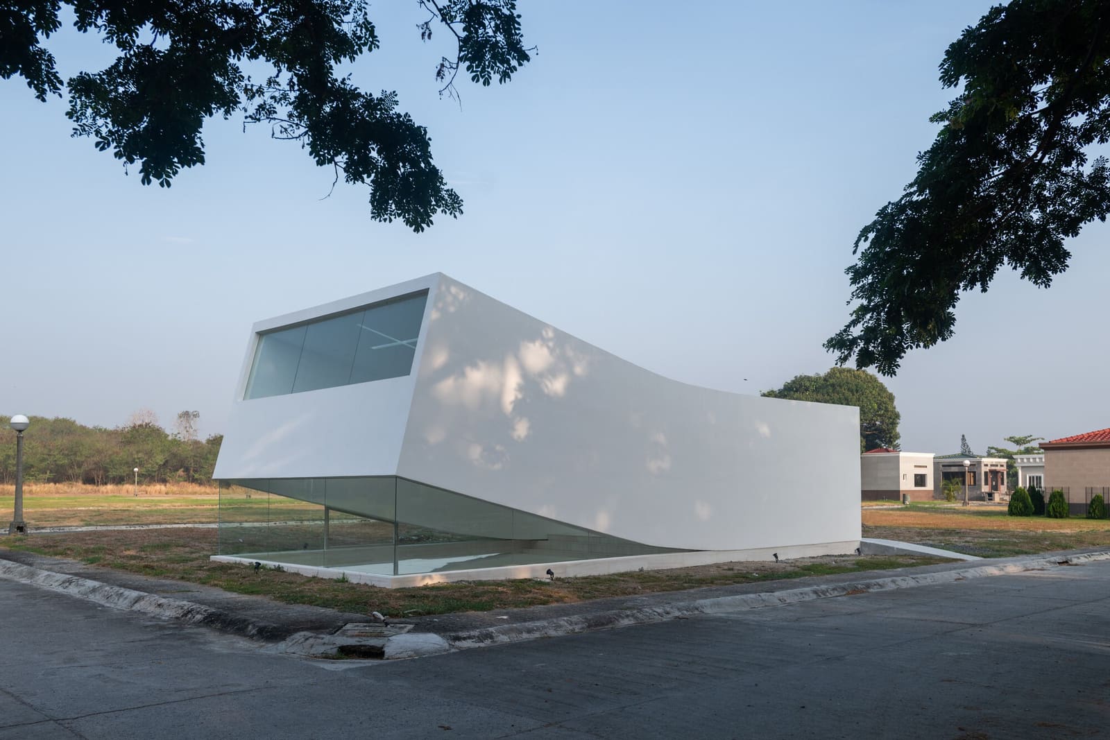 Looking Upward: A Mausoleum That Inverts the Language of Mourning