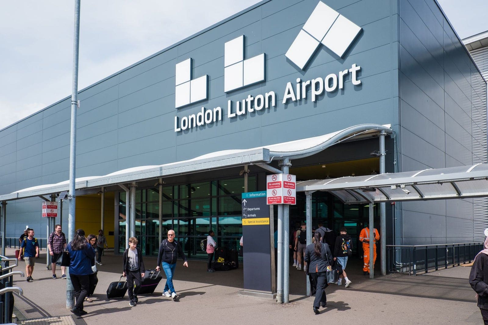 Luton Airport Launches Free Bus Access for August Travelers