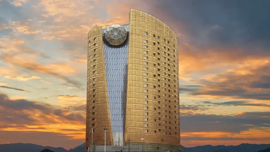 Macao's Gilded Comeback: A Once-Failed Luxury Hotel Tries Again