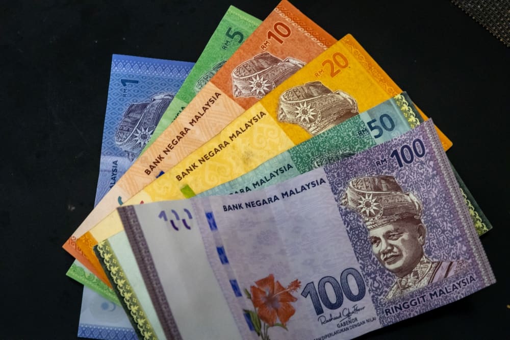 Malaysia's Currency Holds Ground as Dollar Index Climbs on Hormuz Tensions