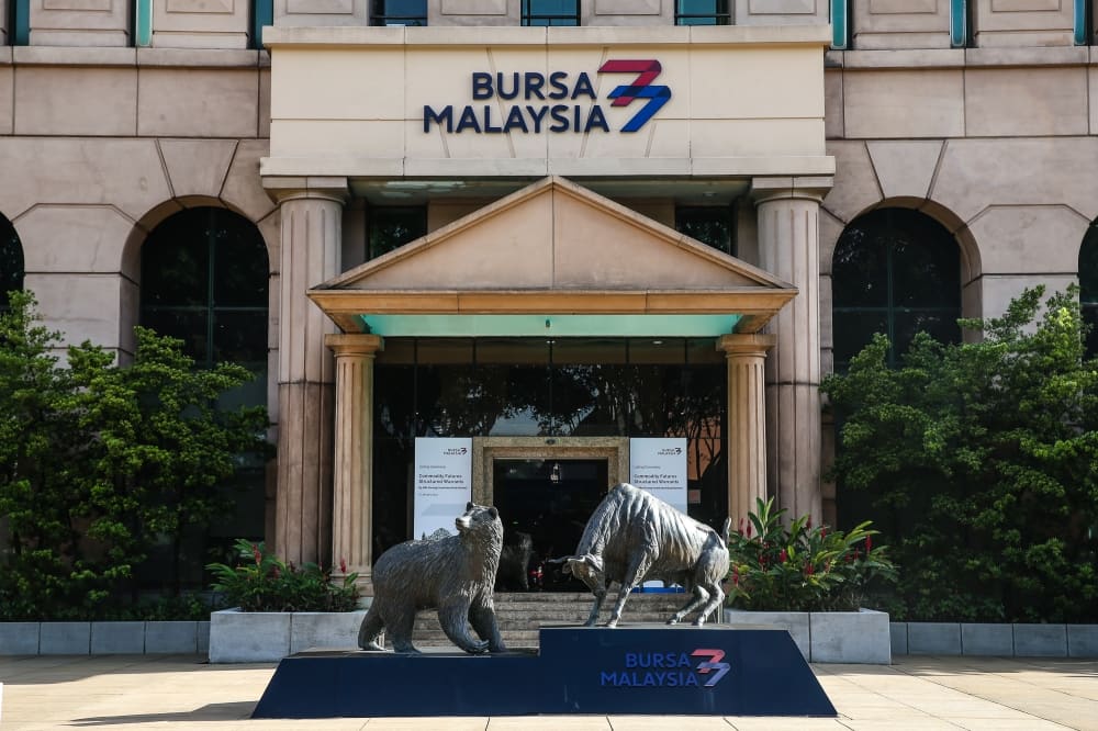 Malaysian Equities Slip After Morning Rally Fades