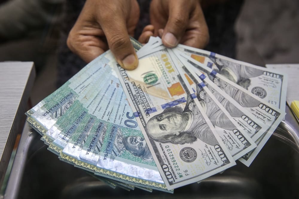 Malaysian Ringgit Gains Ground on 6% GDP Growth in Second Quarter