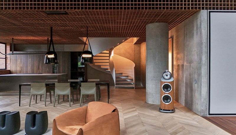 Living Inside a Void: How One Medellín Home Reframes Vertical Space
