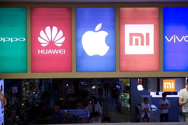 Memory Chip Shortage Threatens Smartphone Production as Chinese Suppliers Eye Major Contracts