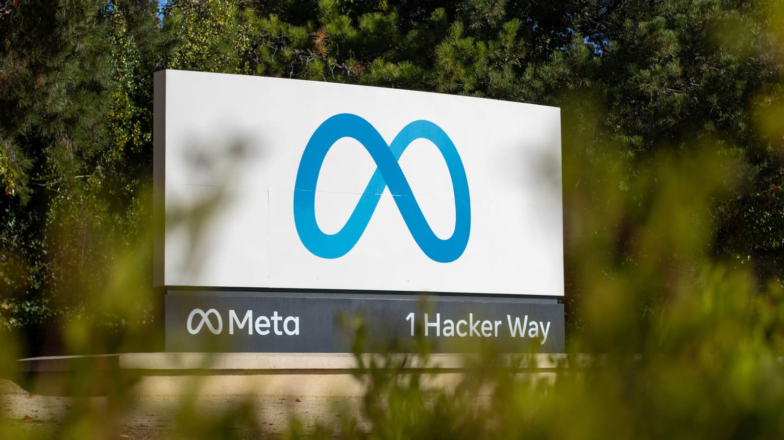 Meta Stands Alone Among Frontier Labs as Pre-Release Review Talks Stall