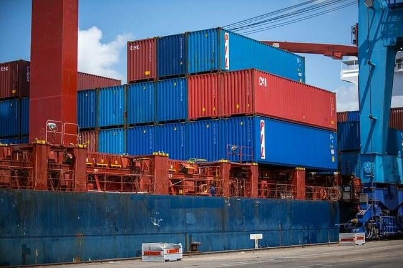 Microsoft Brings Native Linux Containers to Windows Without Third-Party Tools