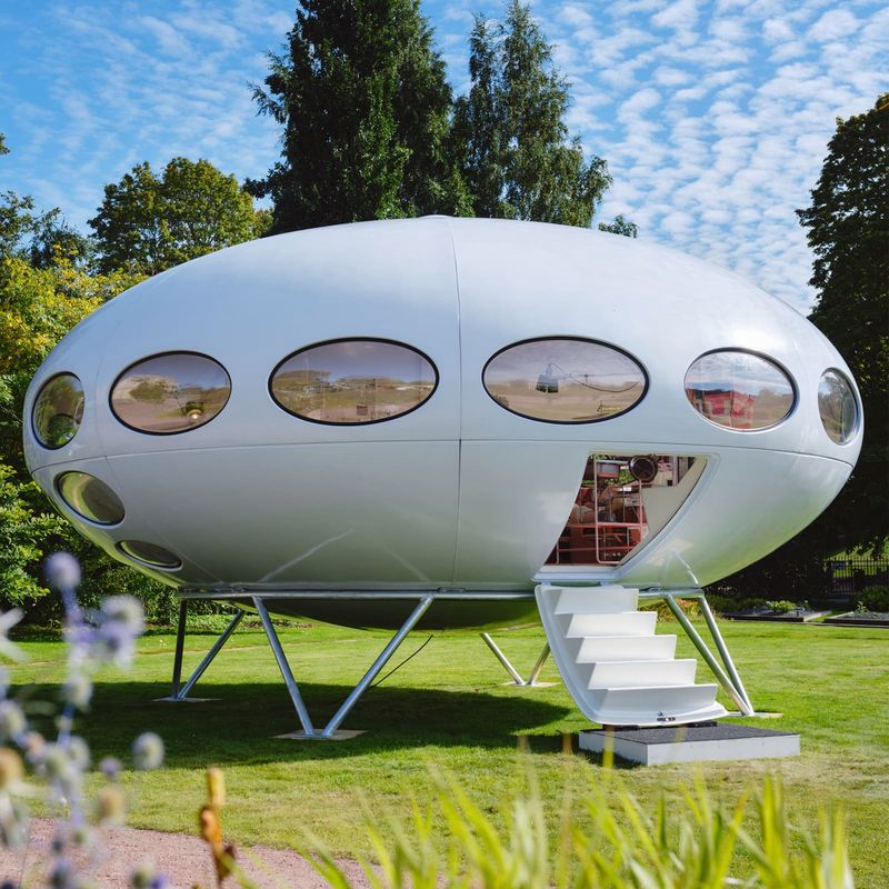 The Moulds Were Covered in Moss: Bringing Suuronen's Futuro Back to Life