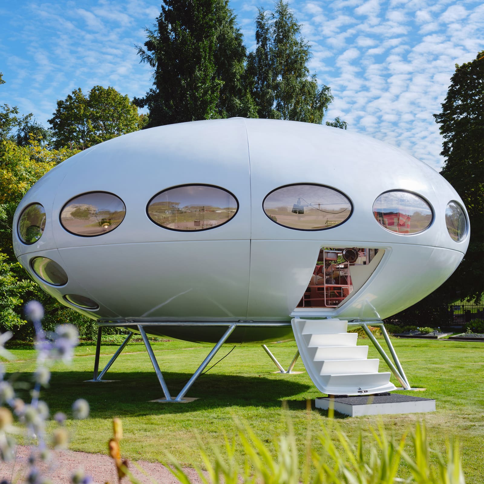 The Moulds Were Covered in Moss: Bringing Suuronen's Futuro Back to Life