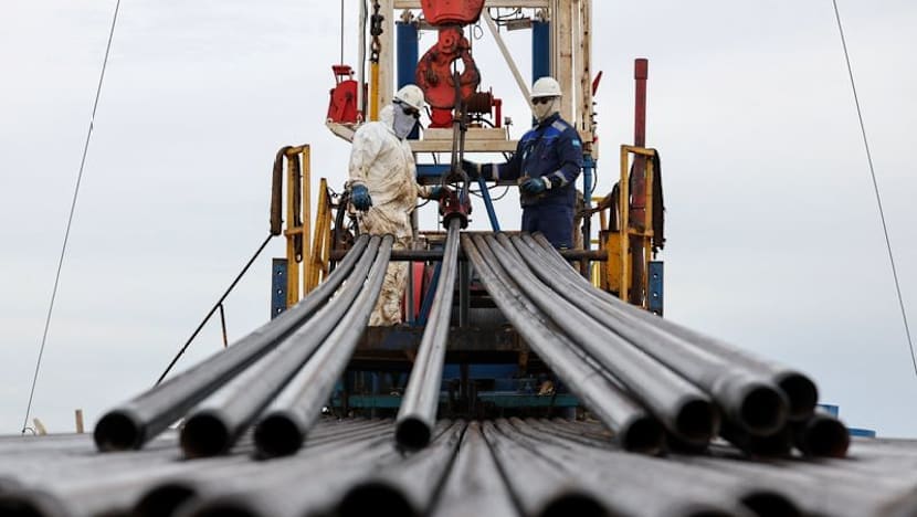 Oil Surges Past $88 as Tanker Attacks Choke Hormuz Strait