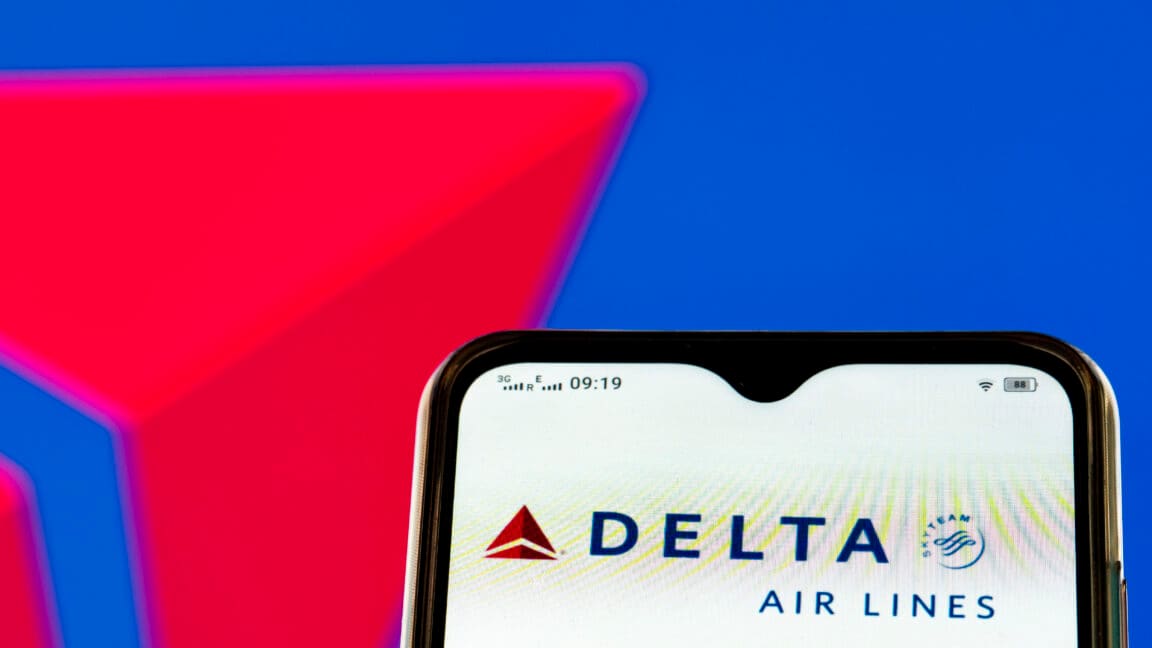 Passengers Hijack Delta In-Flight Wi-Fi After Las Vegas Security Conference