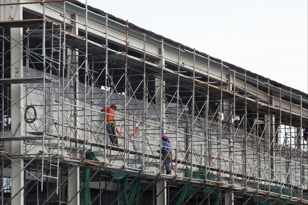 Philippines Jobless Rate Climbs to 4.9% as Labor Force Expands Faster Than Employment
