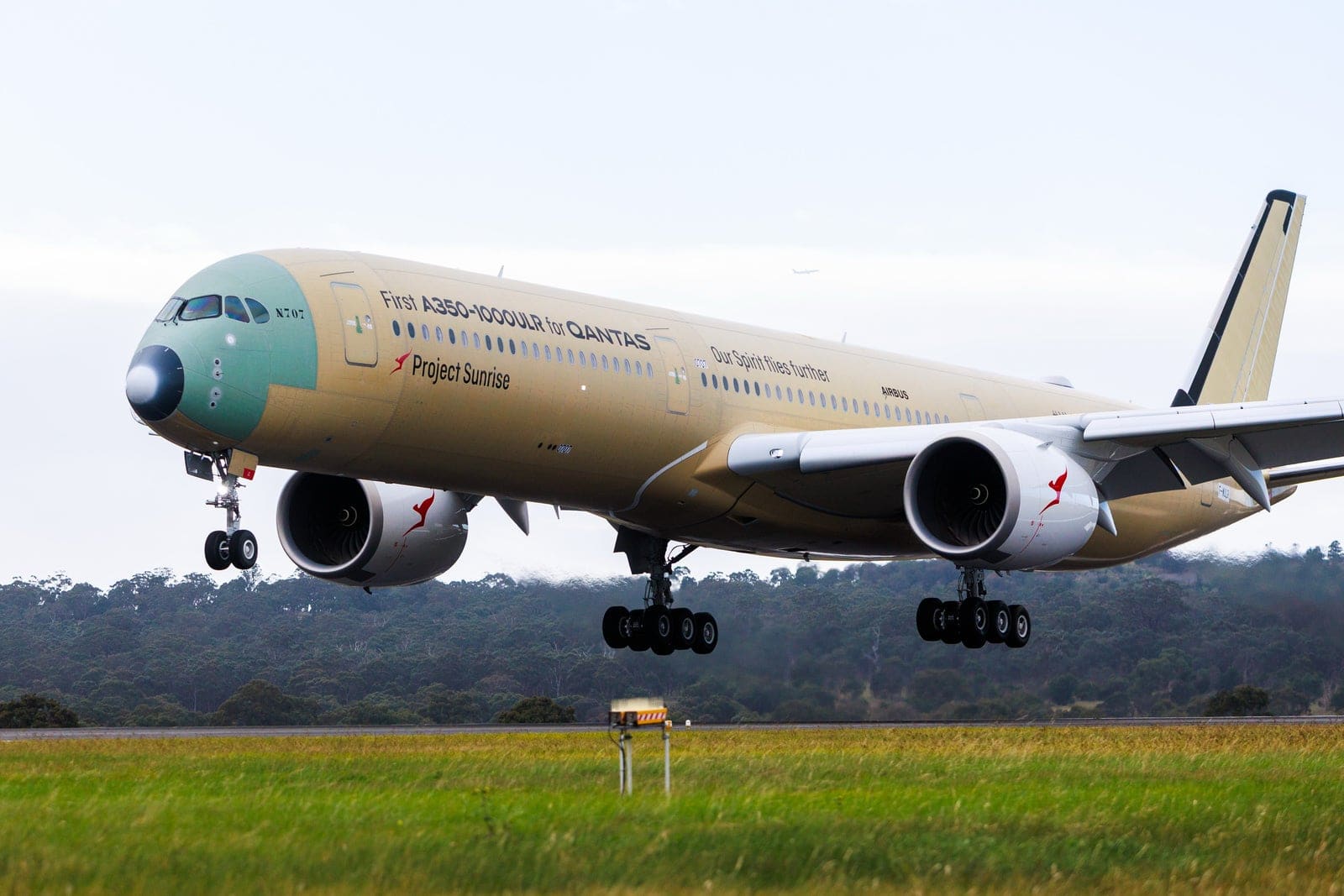 Qantas Tests Ultra-Long-Range Jet With 19-Hour Delivery Flight to Melbourne