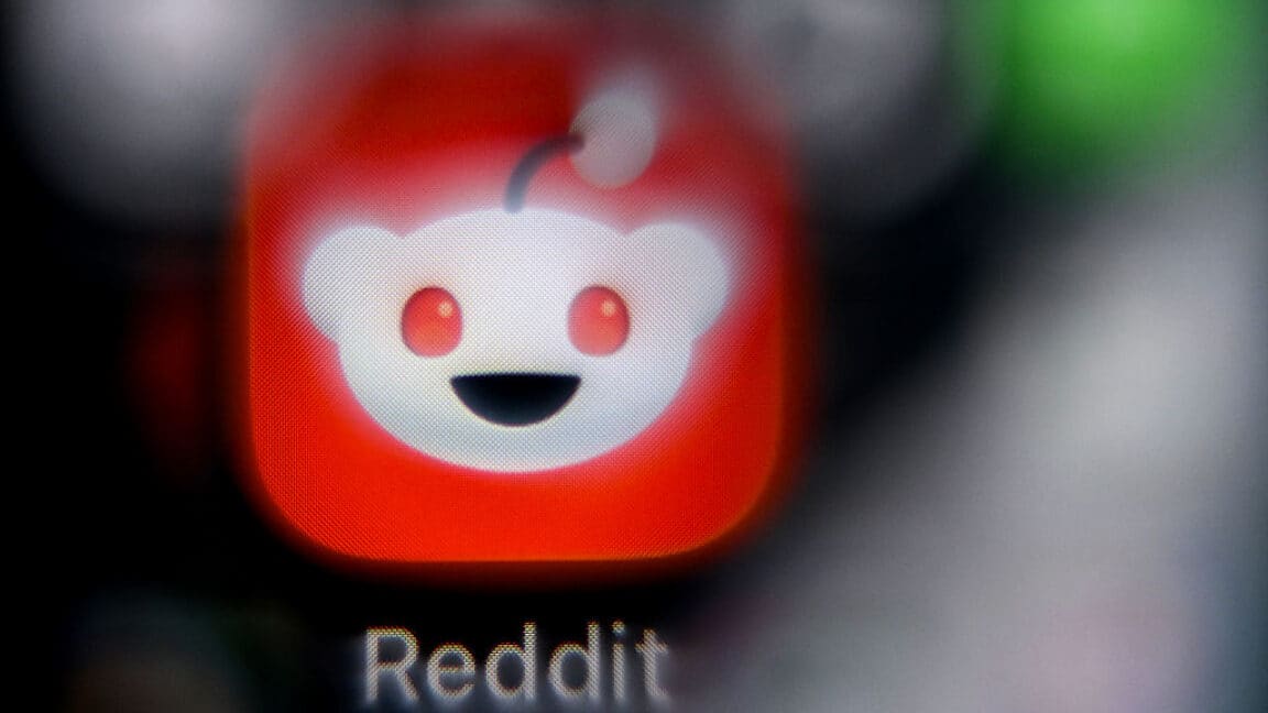 Reddit Quietly Prepares Old Interface for the Chopping Block