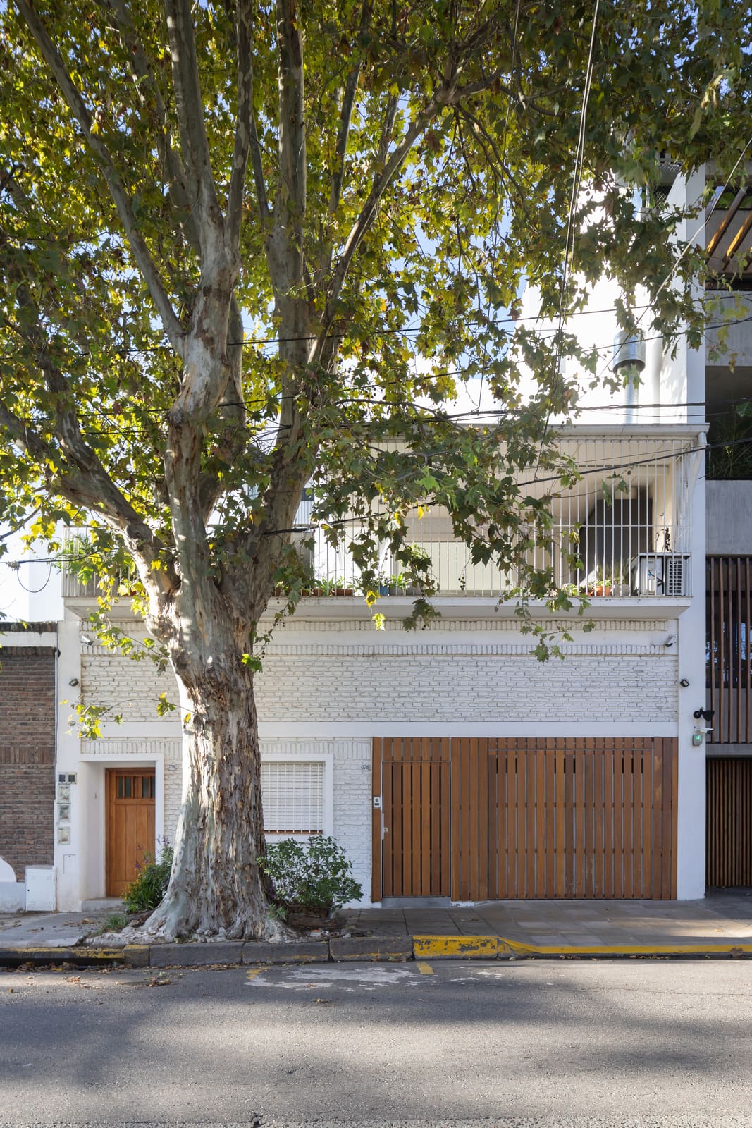 Reimagining a 1940s Railway Structure as Contemporary Domestic Space