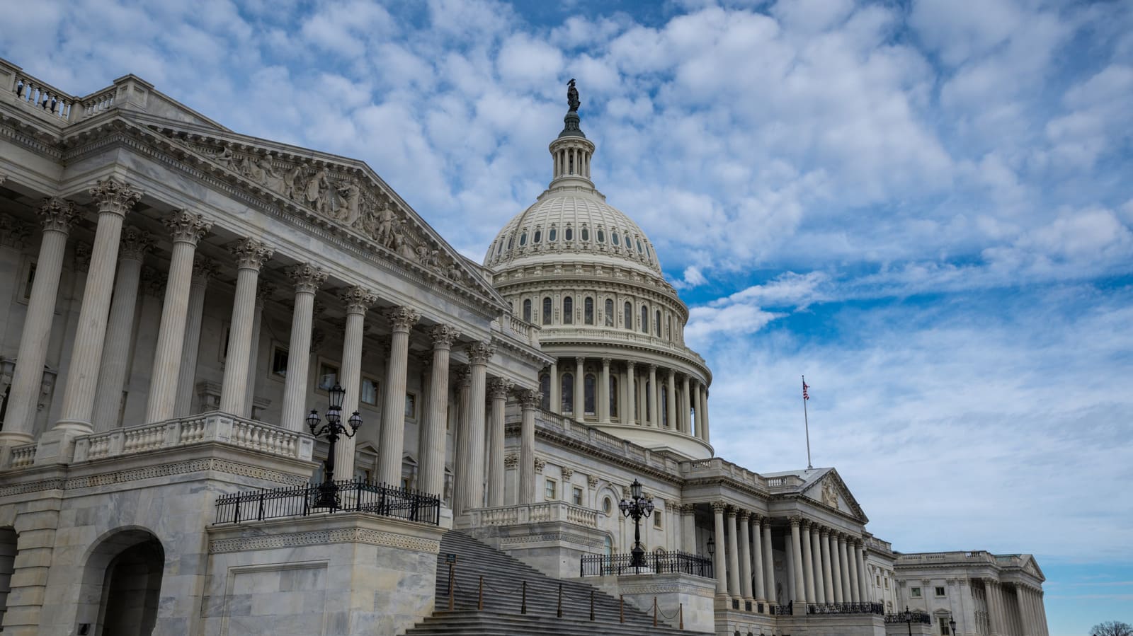 Senate Committee Clears Kids Online Safety Act, Setting Up Floor Vote Showdown