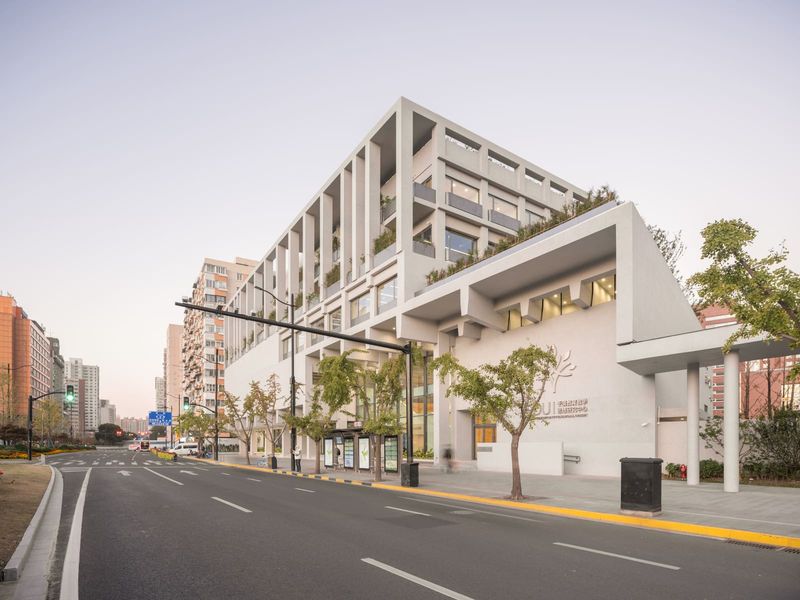 How a Shanghai Research Centre Reconciles Institutional Program with Residential Context