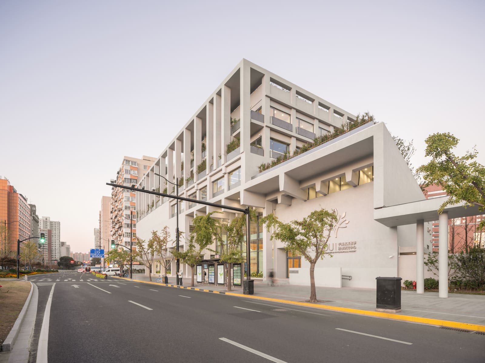 How a Shanghai Research Centre Reconciles Institutional Program with Residential Context