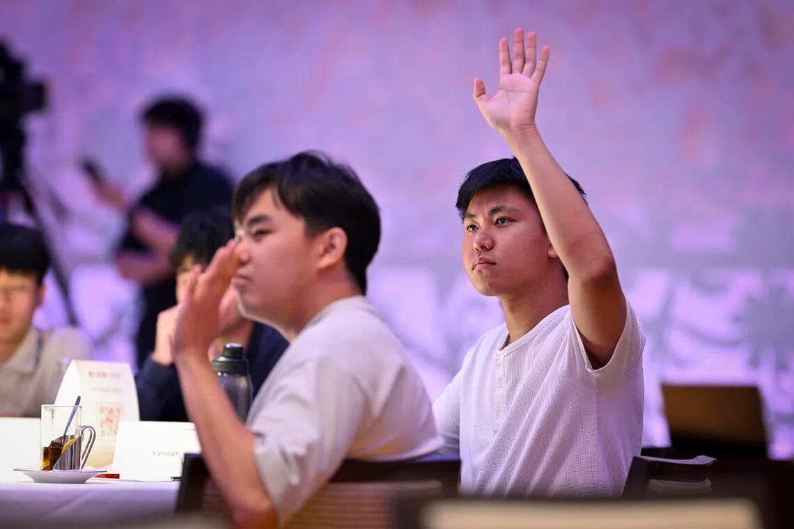 Singapore Banks Launch Succession Programs to Capture Next-Gen Wealth