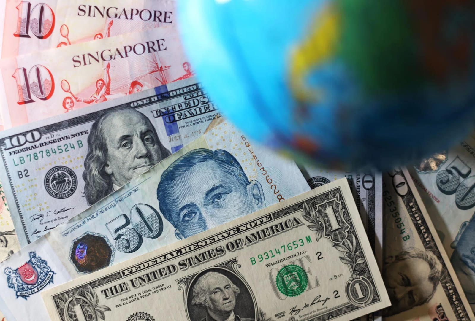 Singapore Dollar Gains Ground as Currency Diversification Pick