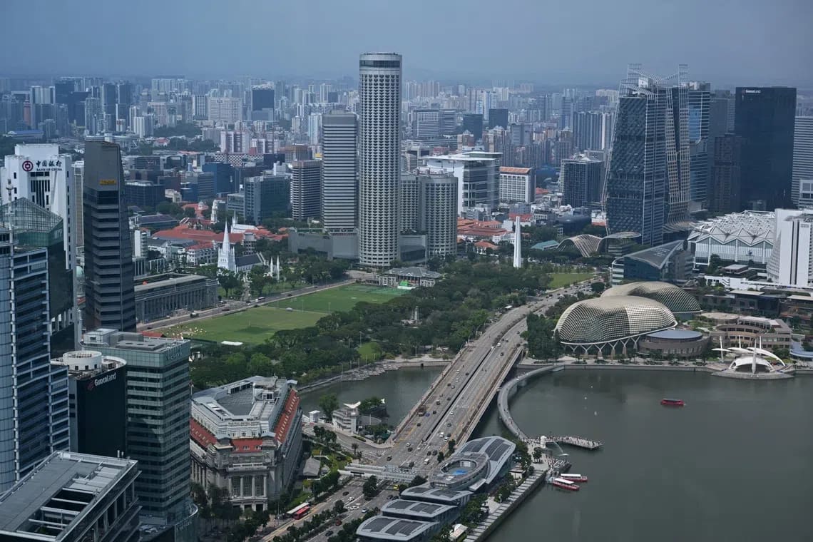 Singapore Economists Lift 2026 Growth Outlook to 5% as Chip Exports Surge