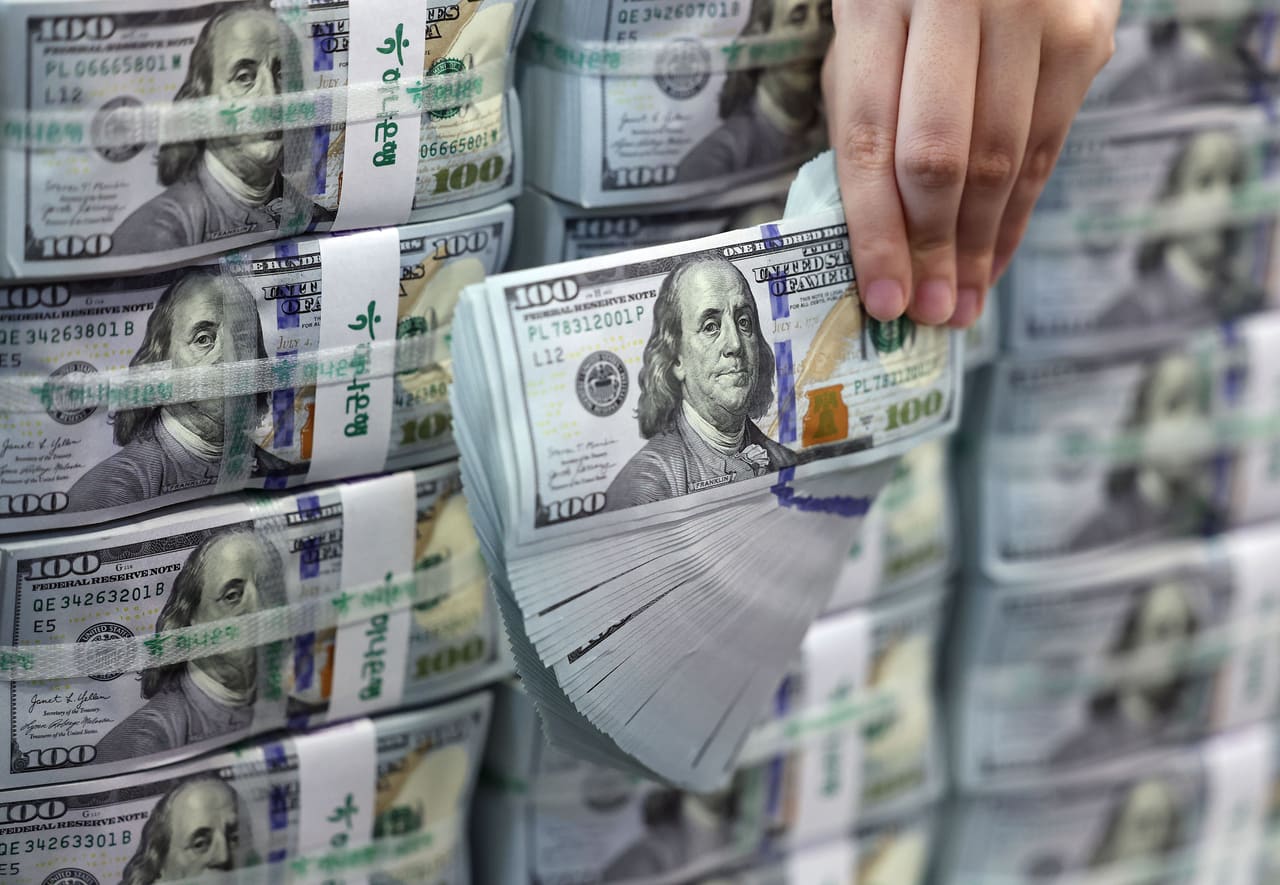 South Korea's Foreign Reserves Climb to $427.95 Billion in July