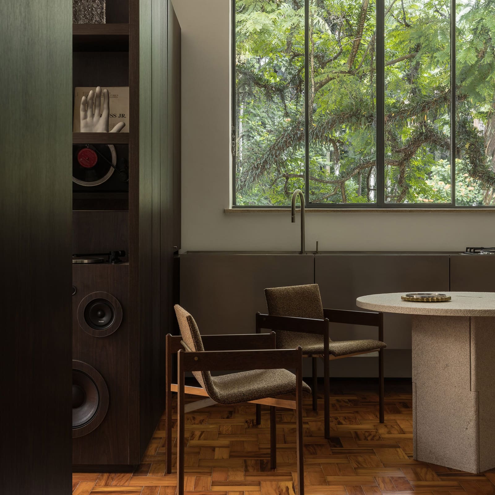 The Studio Apartment That Filters Noise Through Material and Stillness