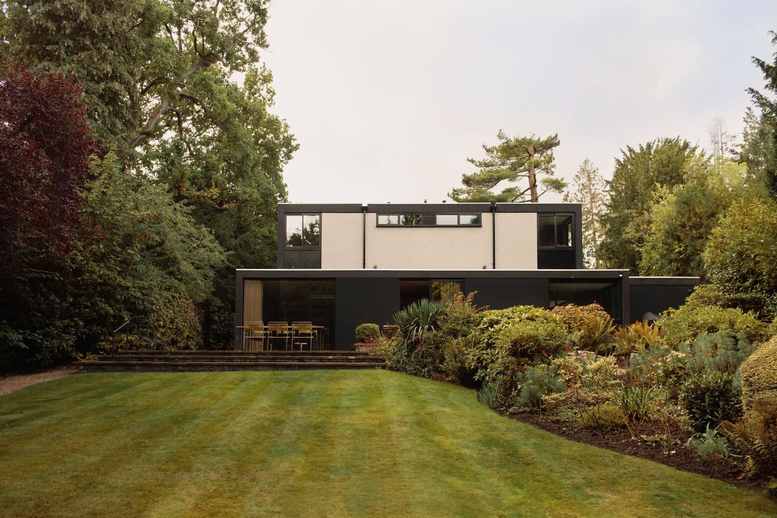 How Terrazzo and Marble Shelving Define Timeless Modernism in a Hampstead House