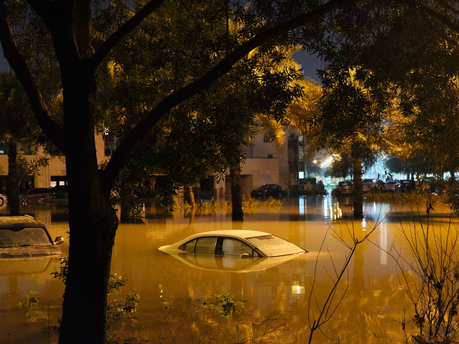 Thailand Flooding Prompts Two-Day Holiday in Bangkok as Travel Disruptions Continue