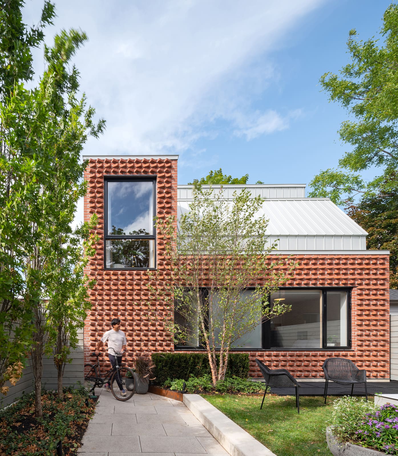 Small Footprint, Big Ideas: How One Toronto Lane House Rethinks Urban Infill
