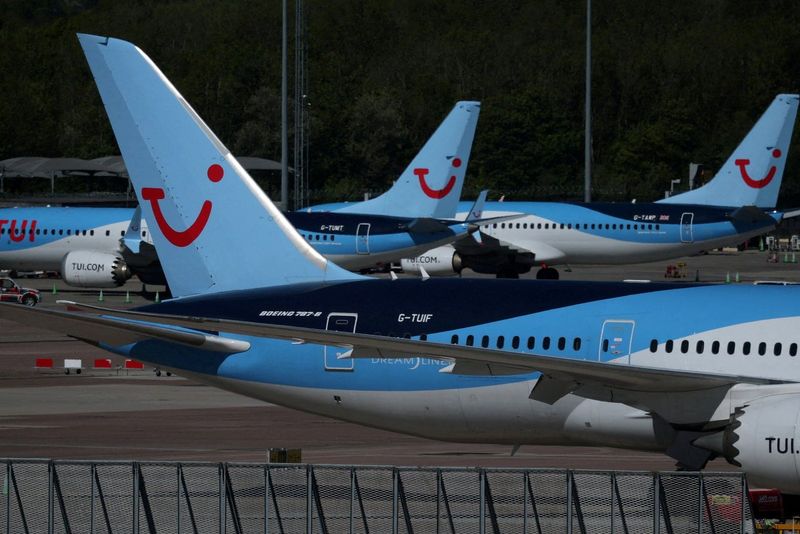Tui Sees Quarterly Earnings Fall as Travelers Book Later Amid Regional Tensions