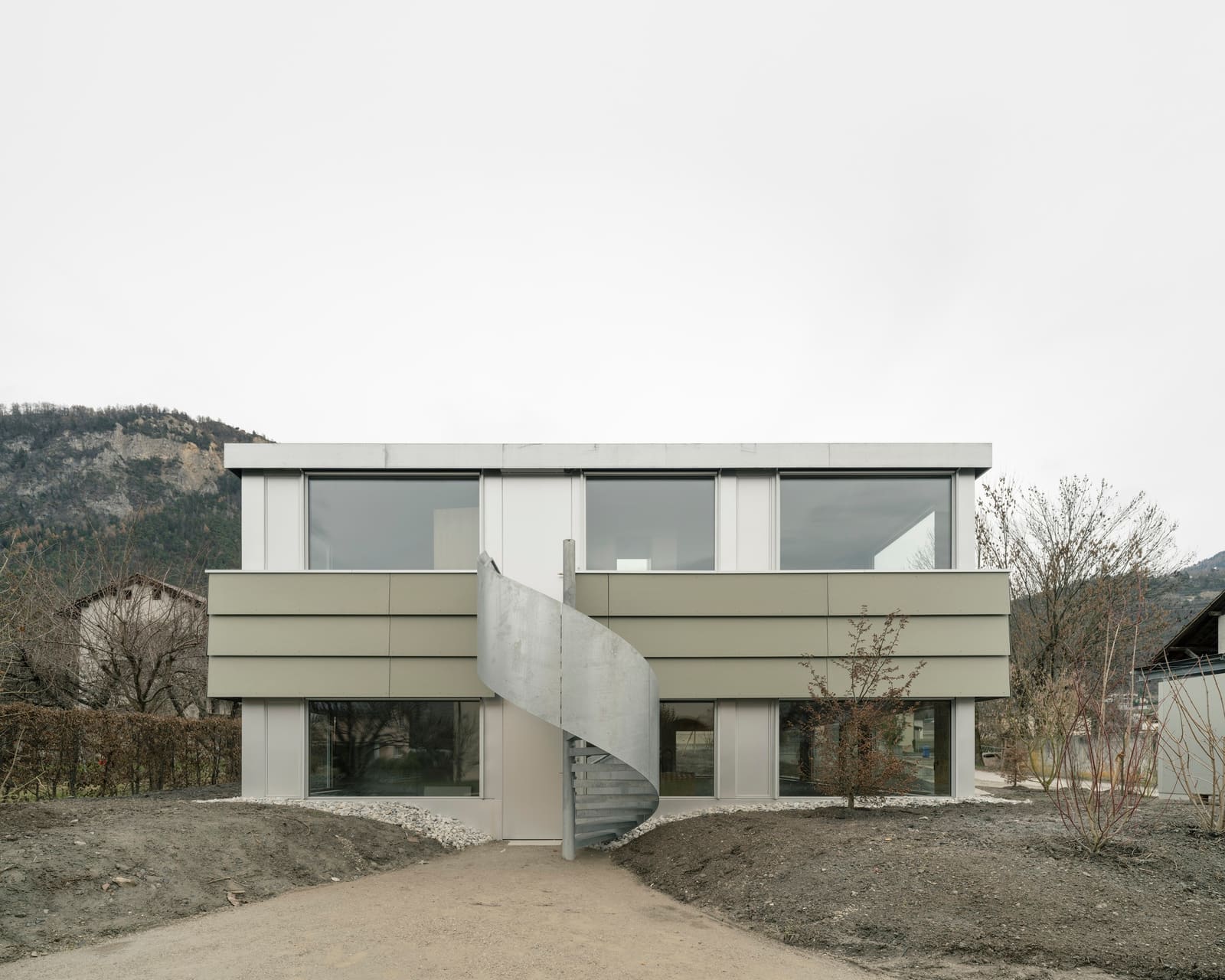 Two Homes, One Core: Rethinking the Duplex in the Swiss Alps