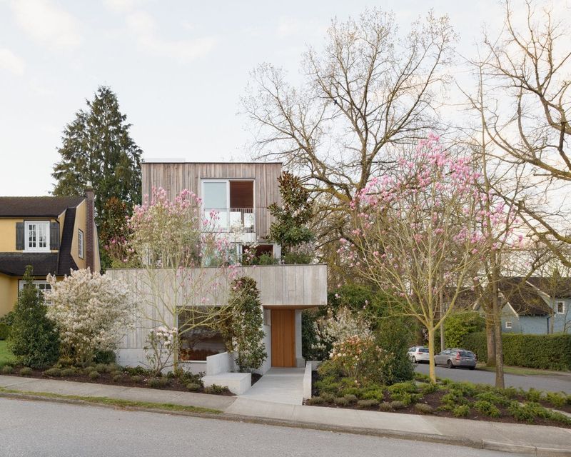 A Two-Part House in Vancouver Built to Weather Generations