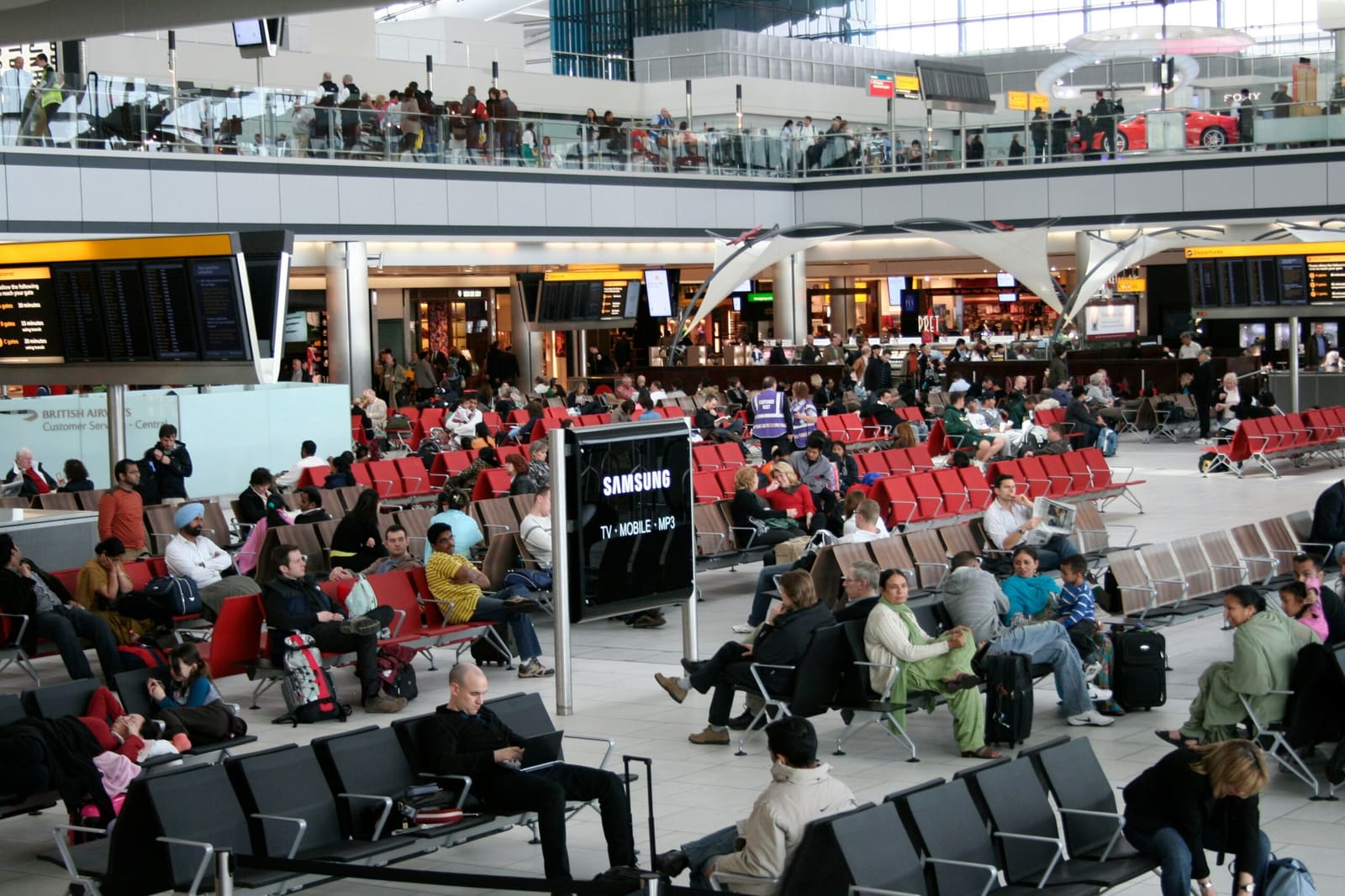 A Second Day of Flight Cancellations Strands Thousands Across UK Airports