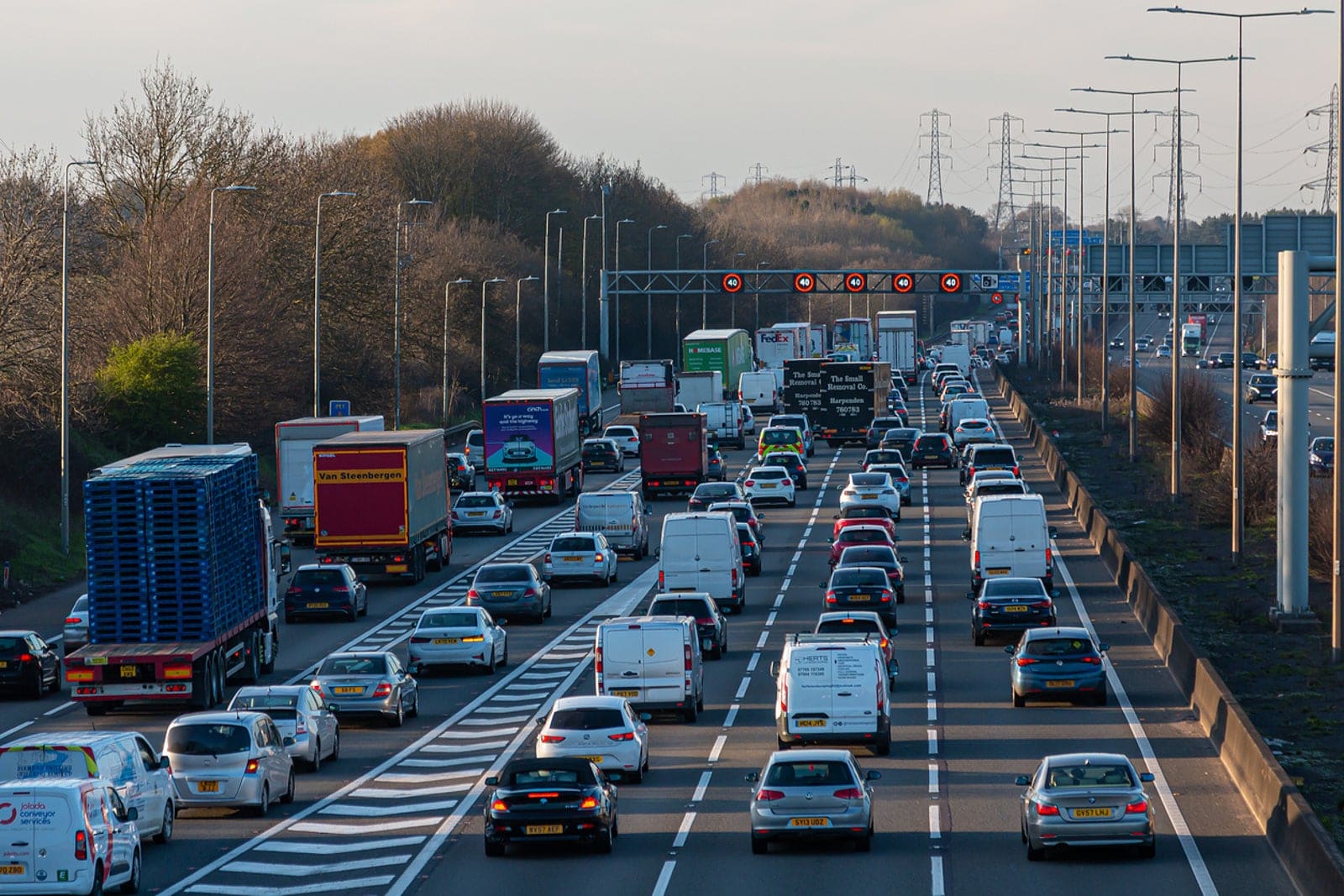 UK Roads and Rails Face Pressure This August Bank Holiday