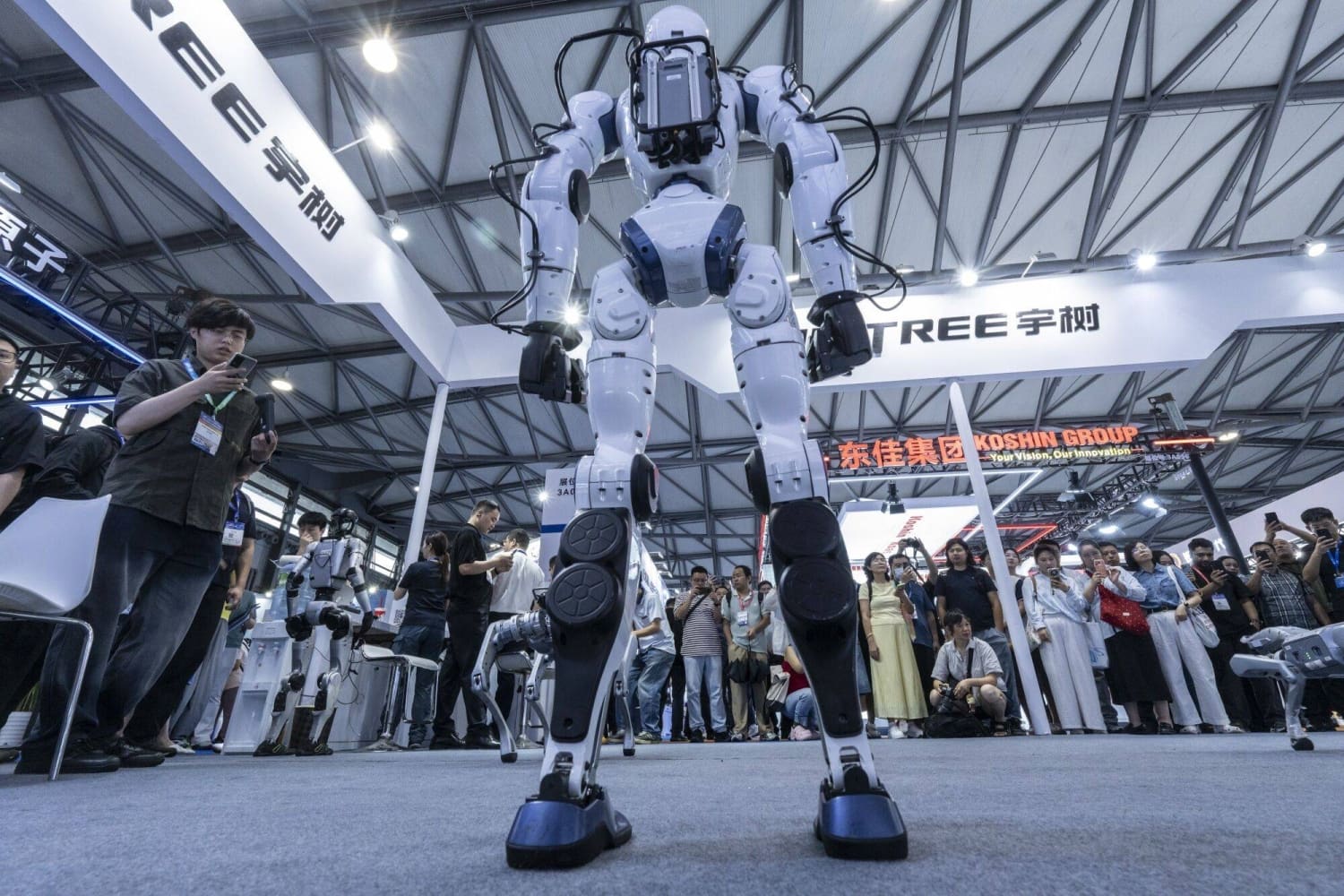 Unitree Robotics Shows R1 Humanoid at Shanghai Industry Exhibition