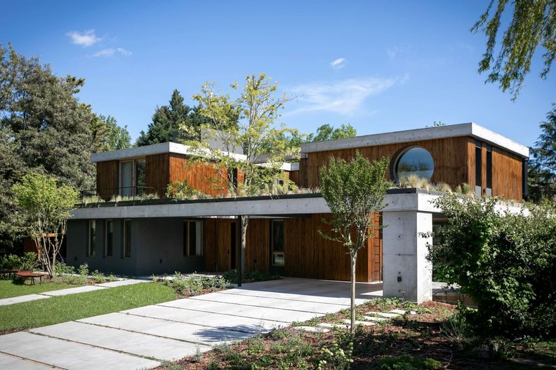 When Urban Sensibility Meets the Argentine Countryside