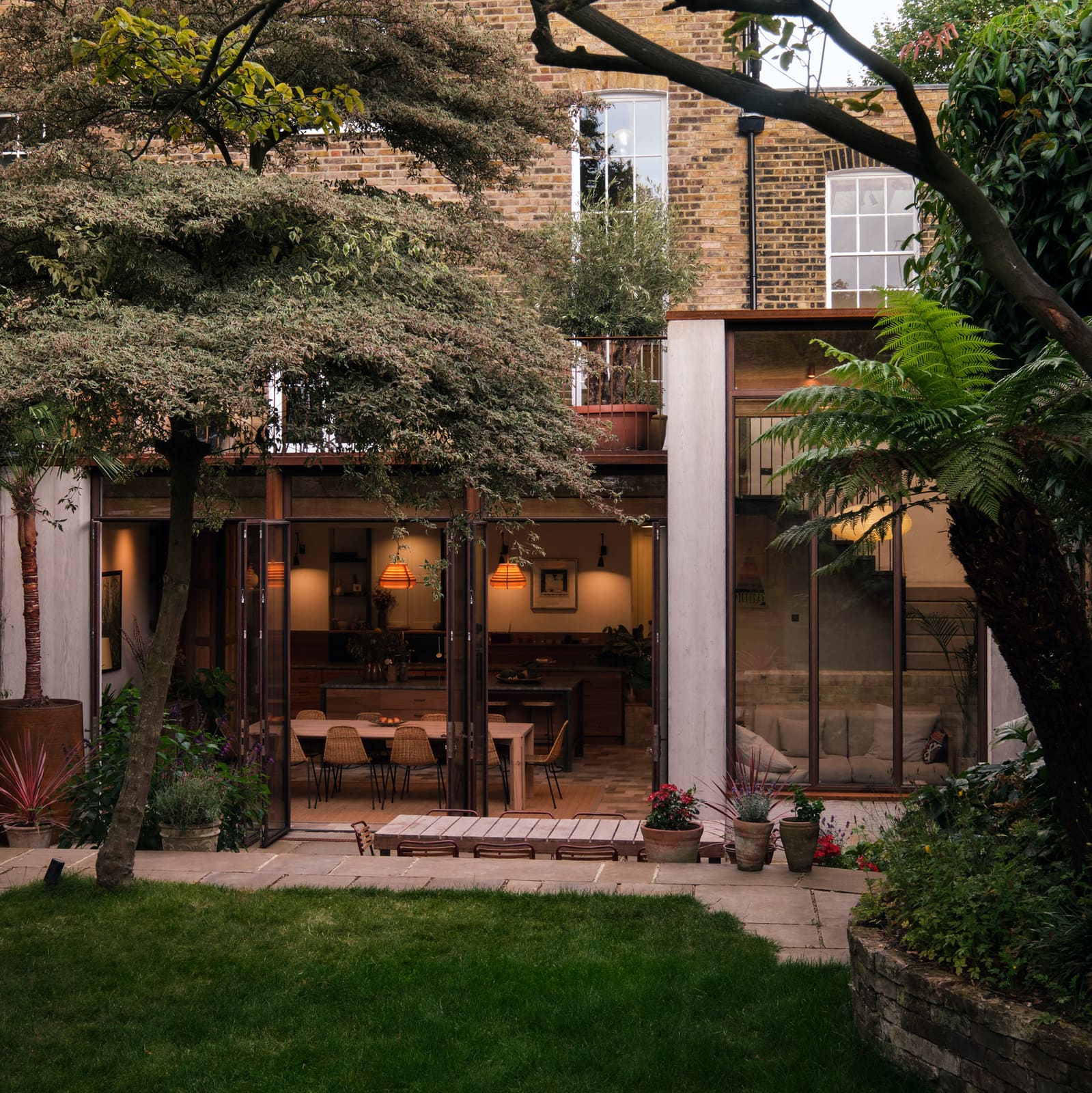 Inside a Victorian Townhouse Where the Garden Takes Center Stage
