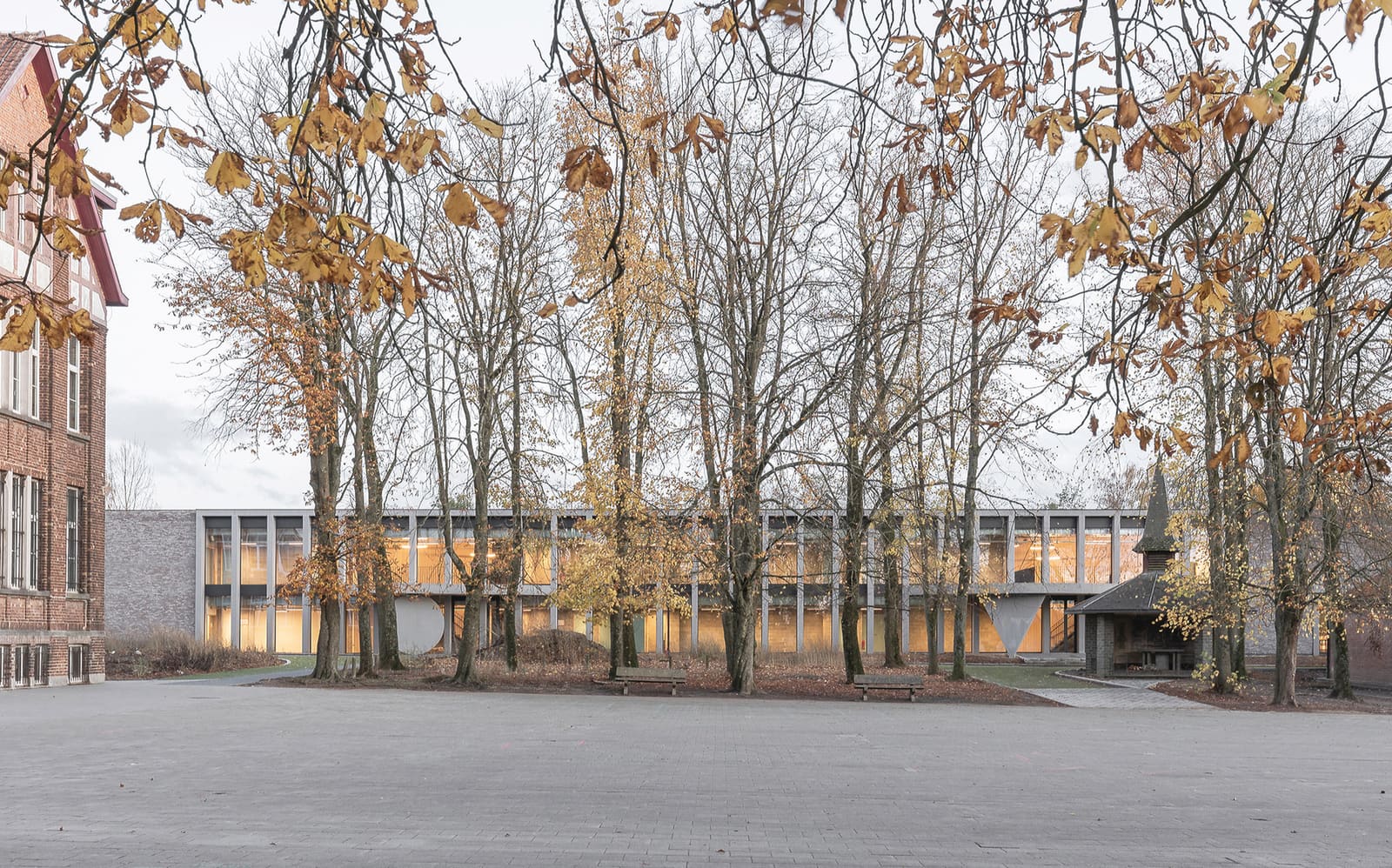 Material Restraint and Campus Continuity in Belgium