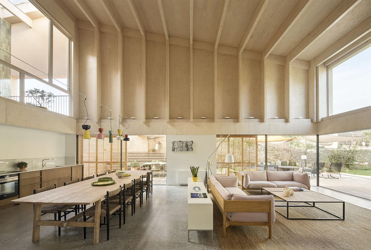 Top Picks - 7 Double-height Living Rooms Bringing Airy Elegance Home