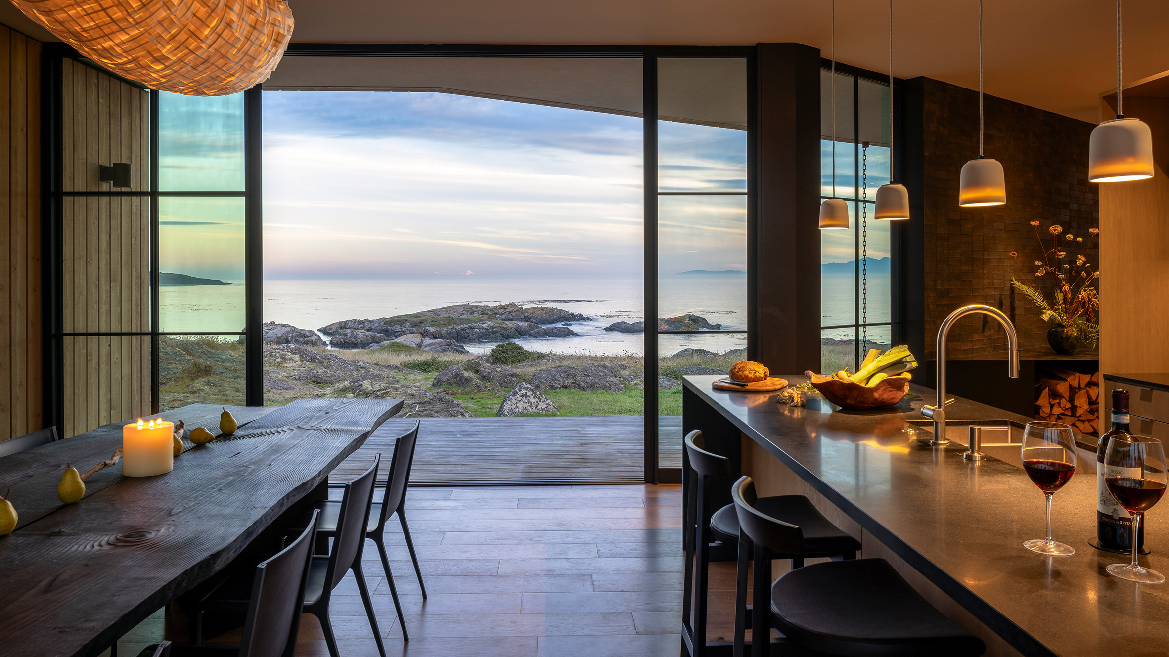 How Heliotrope Architects Made A Washington Coast Retreat That Bends With The Landscape