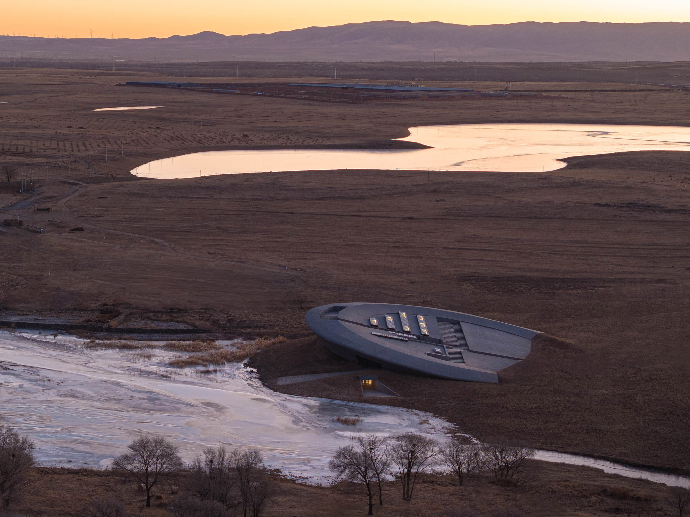 Prairie Ark: The UFO On The Grasslands That Reimagines Architecture As Landscape