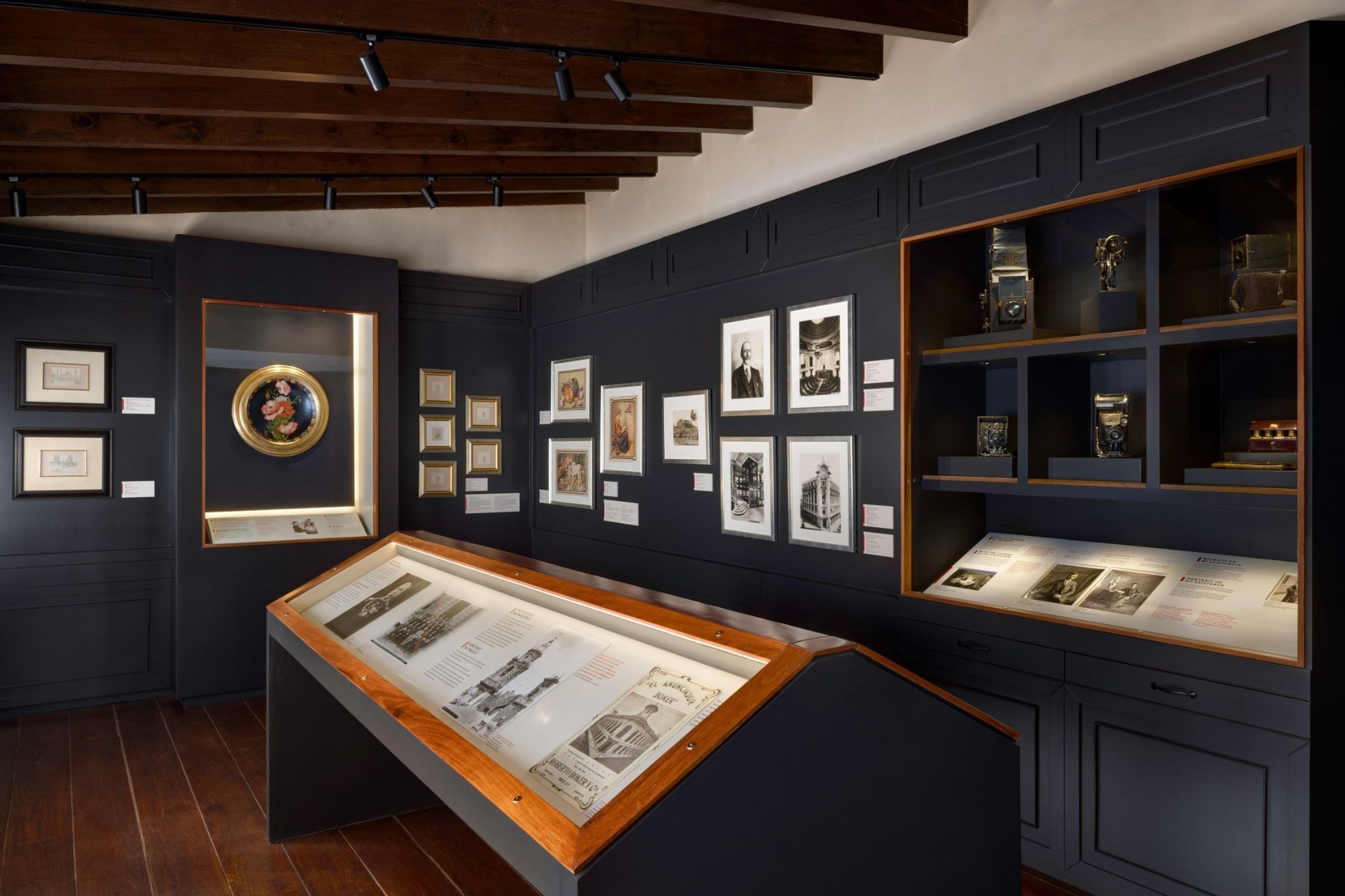 The Red House Awakening: Mariana Doet Zepeda Orozco Unveils the Private World of Frida